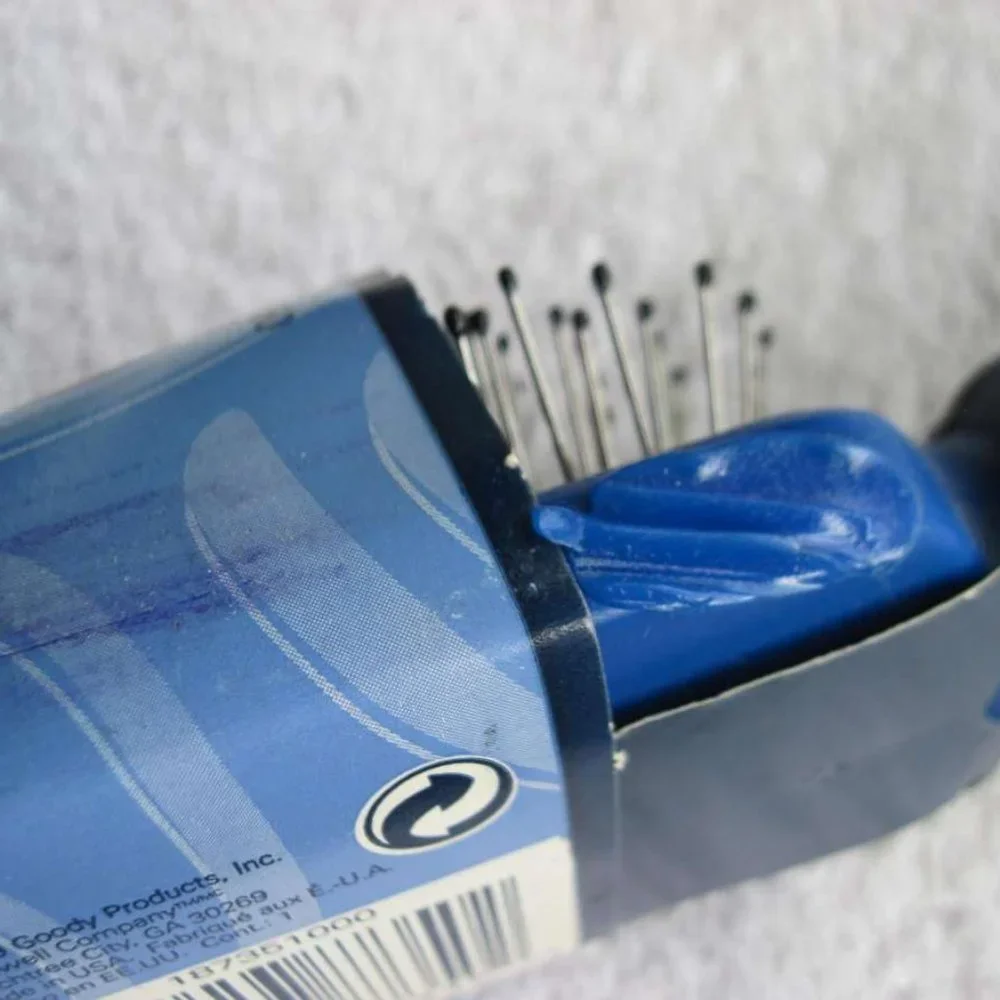 Goody Comfort Grip Stiff Metal Pin Wire Bristles So Sleek Hair Brush 1999 U.S.A.